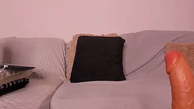 LexxiLow online show from December 2024 05:00:01 PM