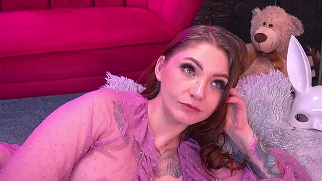 ScarlettQuate online show from December 2024 12:01:02 AM