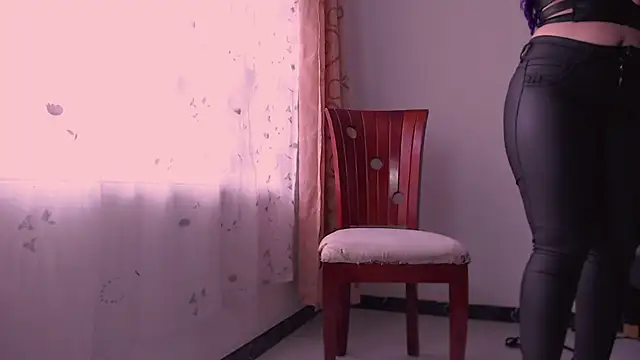 nicolstivens online show from January 2025 08:09:01 PM