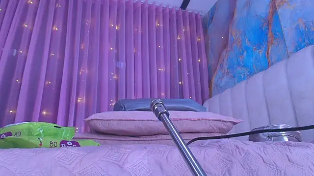 Snapshot of britanyy_ chatting on February 2026 03:07:02 AM britanyy online show from February 2026 03:07:02 AM