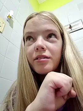 Snapshot of -veranito- chatting on February 2025 03:11:02 AM -veranito- online show from February 2025 03:11:02 AM