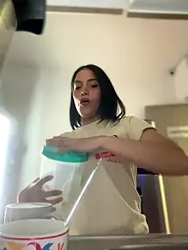 Snapshot of _Eurekaa_ chatting on September 2025 01:28:01 AM Eurekaa online show from September 2025 01:28:01 AM
