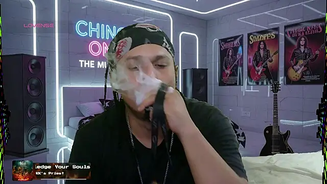 Snapshot of chino_roz chatting on October 2025 11:50:01 PM chino roz online show from October 2025 11:50:01 PM