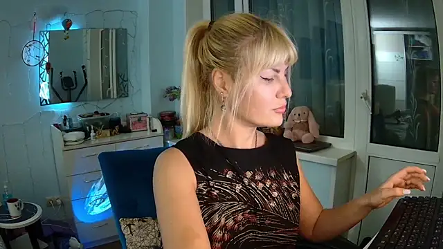 Snapshot of GlamSquirt chatting on March 2025 04:18:01 PM GlamSquirt online show from March 2025 04:18:01 PM