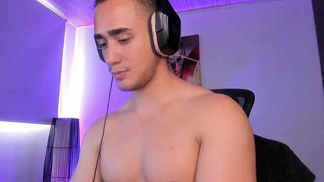 AlexRivera6 online show from December 2024 09:33:02 PM