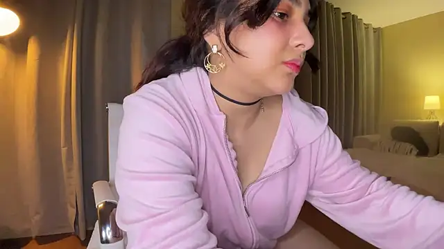 xSelena online show from December 2024 05:15:01 AM