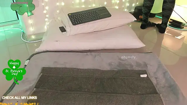 ohyesly  online show from March 2026 10:21:02 AM