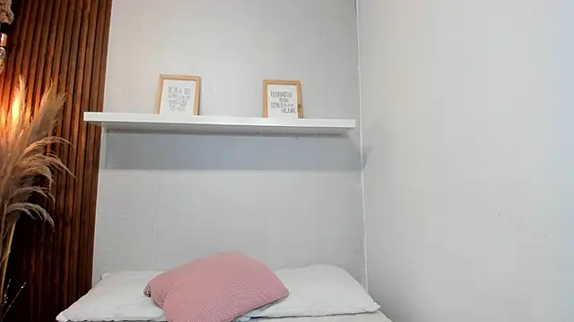 LANA-JONNES online show from January 2026 04:17:02 AM