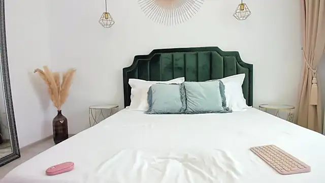 Snapshot of xLorenna chatting on March 2026 10:37:02 AM xLorenna online show from March 2026 10:37:02 AM