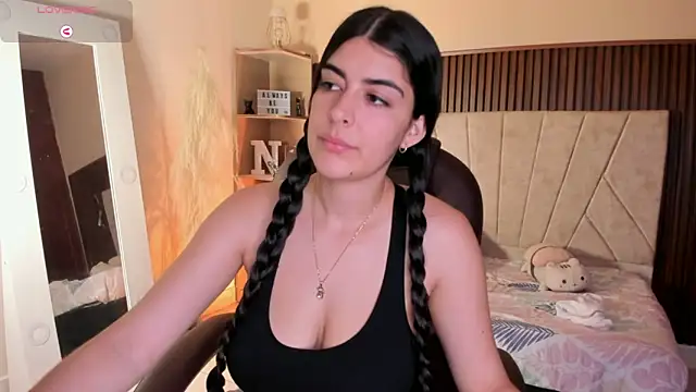  Niah  online show from November 2025 08:19:02 PM