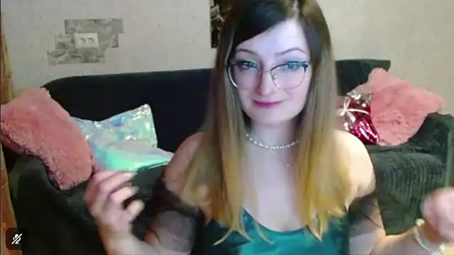 Arielsssplash online show from November 2025 02:50:02 PM