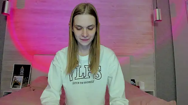 molly hunt  online show from March 2026 03:40:01 PM