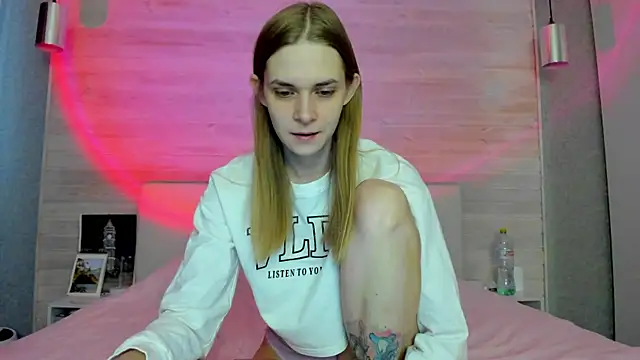 molly hunt  online show from April 2026 04:23:02 AM