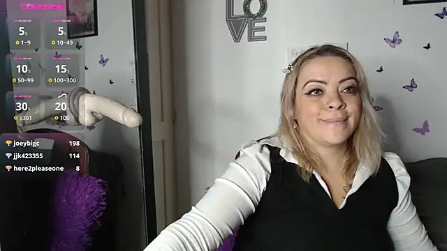 Snapshot of LIila28six chatting on January 2025 02:11:01 AM LIila28six online show from January 2025 02:11:01 AM