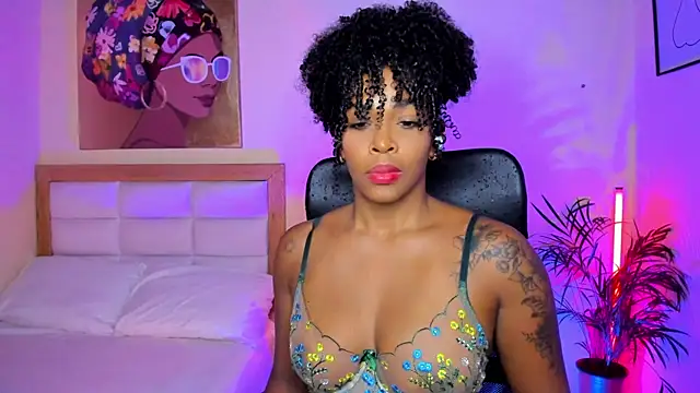 AitanaBrown  online show from April 2026 09:32:01 PM