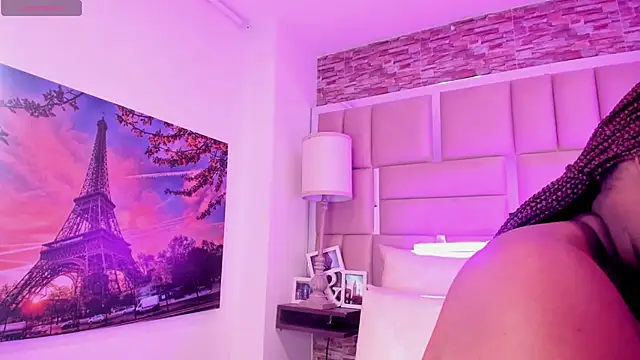 ShaniaBrownn online show from April 2026 07:58:01 PM