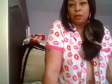 MSweetLindaParks online show from February 2025 02:24:01 PM