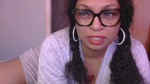 MSweetLindaParks online show from December 2025 06:04:02 PM