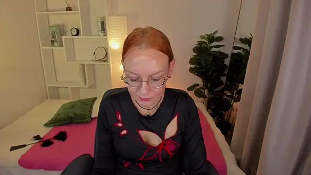 NikaGentle online show from September 2025 01:33:01 PM