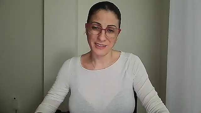 Sanada hot online show from December 2025 03:29:02 PM