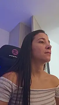 miaeyes online show from November 2025 01:55:01 PM