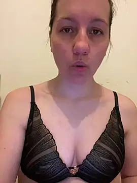 Nicole-Ray online show from April 2026 06:35:01 PM