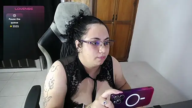 desireefiore online show from April 2026 02:14:02 AM