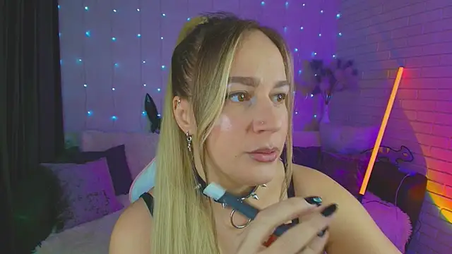 pepper cat  online show from January 2025 11:36:02 PM