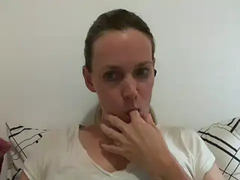 Annylove1 online show from March 2025 10:42:01 PM