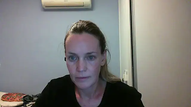 Annylove1 online show from September 2025 12:00:02 AM