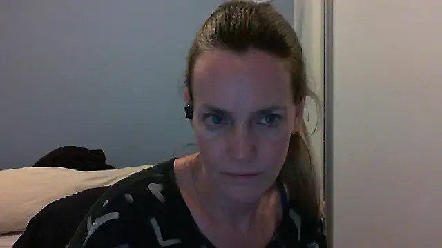 Annylove1 online show from October 2025 12:24:02 AM