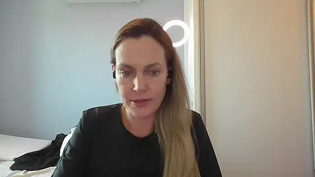 Annylove1 online show from November 2025 02:49:02 PM