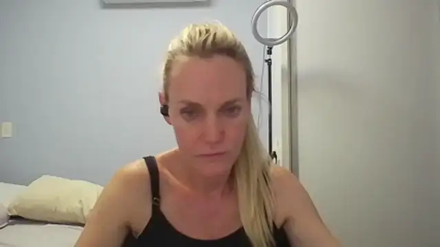 Annylove1 online show from January 2026 12:26:01 AM