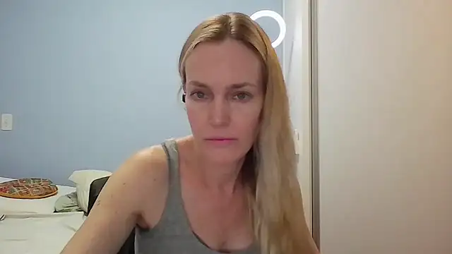 Annylove1 online show from February 2026 12:26:01 PM