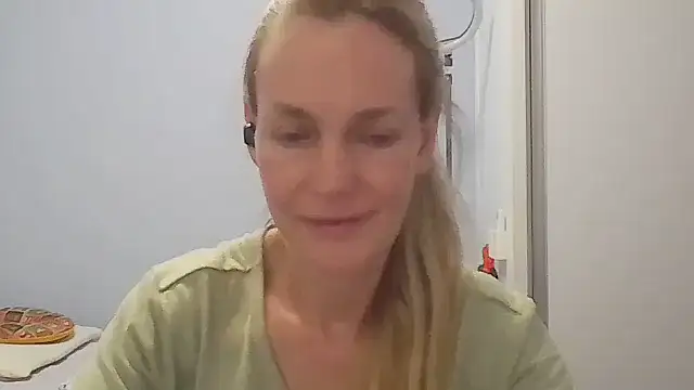 Annylove1 online show from March 2026 12:15:01 AM