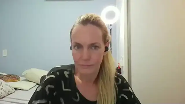 Annylove1 online show from March 2026 10:57:01 PM