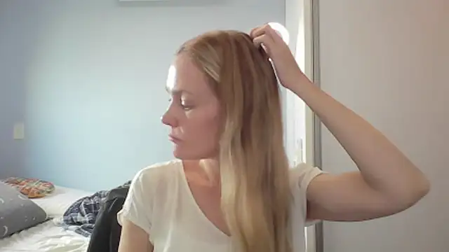 Annylove1 online show from April 2026 10:49:02 AM