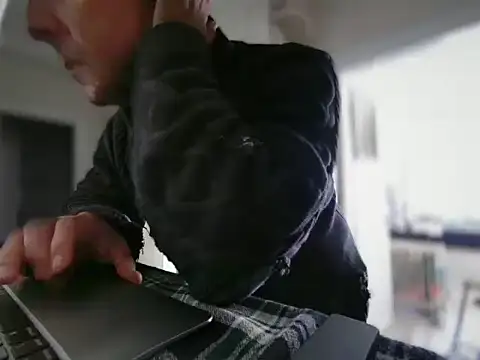 Snapshot of ALPHANDRE chatting on February 2026 10:13:02 AM ALPHANDRE online show from February 2026 10:13:02 AM