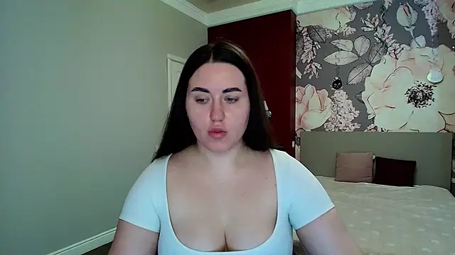 Roxie Bradley online show from March 2026 06:39:02 AM