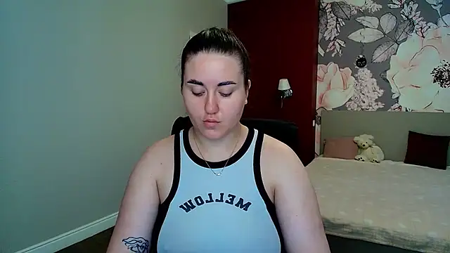 Snapshot of Roxie_Bradley chatting on July 2026 06:47:02 AM Roxie Bradley online show from July 2026 06:47:02 AM