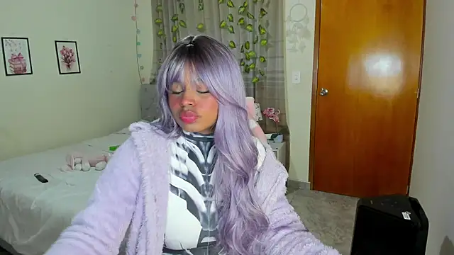 charlott7 online show from November 2025 02:02:01 AM