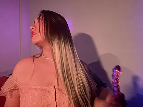 Im sophiie online show from February 2025 09:00:02 AM