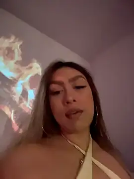 Im sophiie online show from March 2026 06:46:02 AM