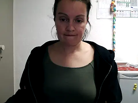 LoveNBloom online show from March 2025 06:55:01 PM