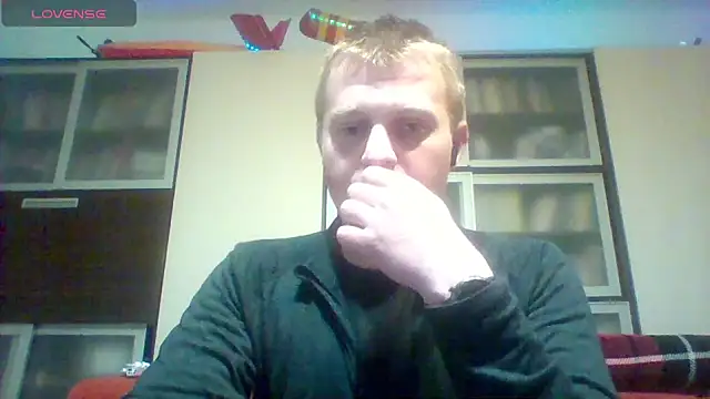 Matttthees online show from November 2025 09:36:01 PM