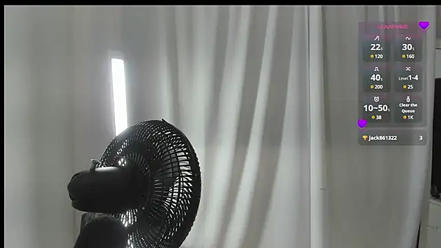 Snapshot of AlmaSean chatting on December 2024 07:22:01 PM AlmaSean online show from December 2024 07:22:01 PM