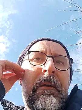 Snapshot of BuckWessle chatting on February 2025 01:19:02 PM BuckWessle online show from February 2025 01:19:02 PM