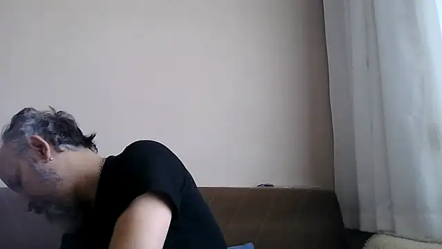 Snapshot of BuckWessle chatting on April 2026 09:25:01 AM BuckWessle online show from April 2026 09:25:01 AM