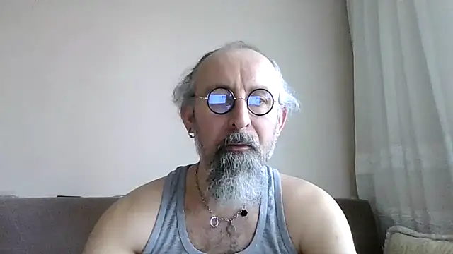 Snapshot of BuckWessle chatting on May 2026 11:09:02 AM BuckWessle online show from May 2026 11:09:02 AM