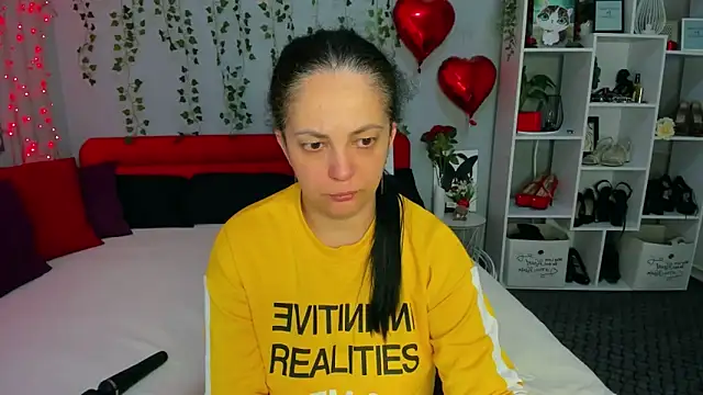 DarlingMilf online show from April 2026 05:06:01 PM